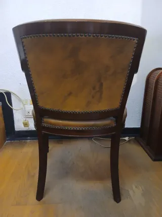 Pareja Sillas Clásicas Piel y Madera