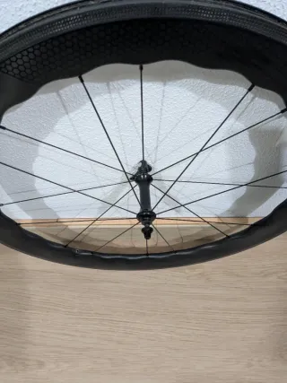 Rueda delantera carbono