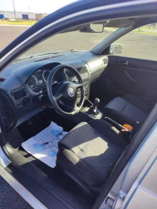 Volkswagen Golf 2003