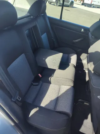 Volkswagen Golf 2003