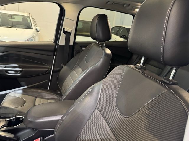 Ford Kuga TITANIUM/AUTOMÁTICO/TECHO PANORAMICO