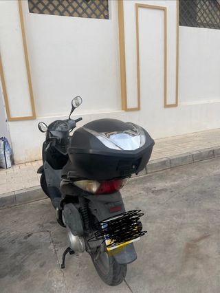 Honda SH 125i Scooter Negra