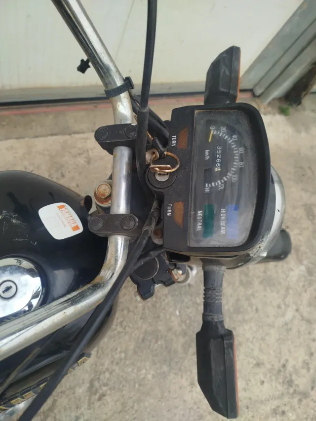 Yamaha SR 125 Naked Negra