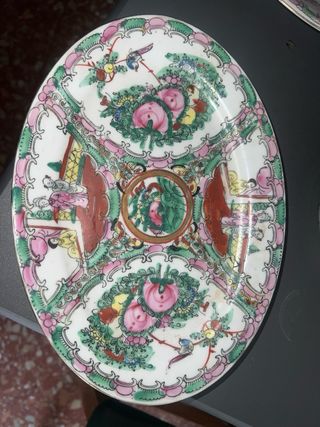 Bombonera de porcelana decorada