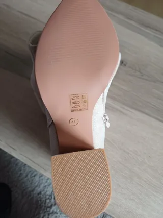 Botines beige tacón bloque