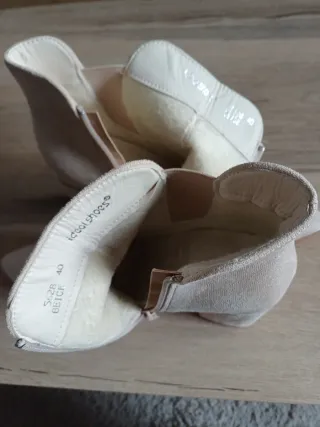 Botines beige tacón bloque