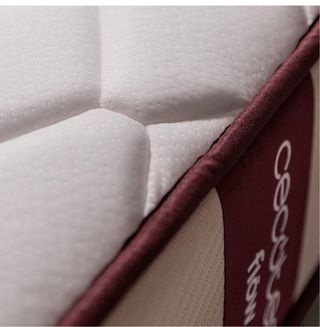 Colchón de 150x200 marca Cecotec tres meses