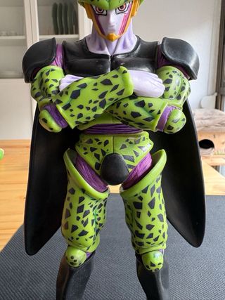Figura Dragon Ball Cell Medidas: 28cm alto