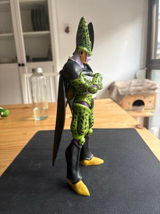 Figura Dragon Ball Cell Medidas: 28cm alto