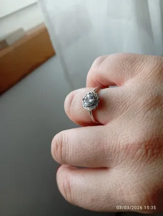 Anillo de plata con circonita