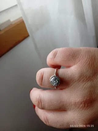 Anillo de plata con circonita