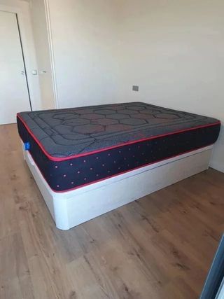 Camas, canapes abatibles, colchones o somieres / *