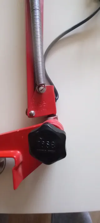 Lámpara Flexo FASE Roja Metálica