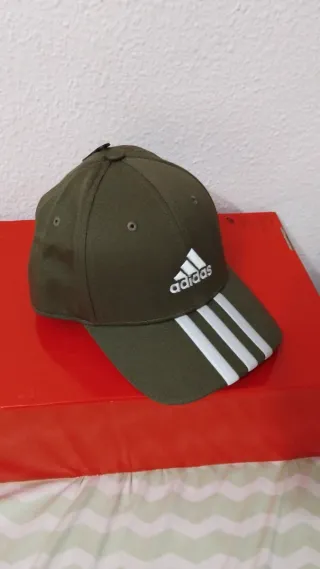 Gorra Adidas Verde y Blanca