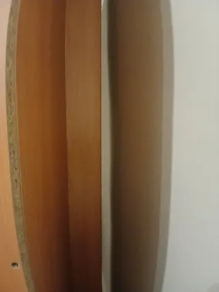 Armario de madera con cajones