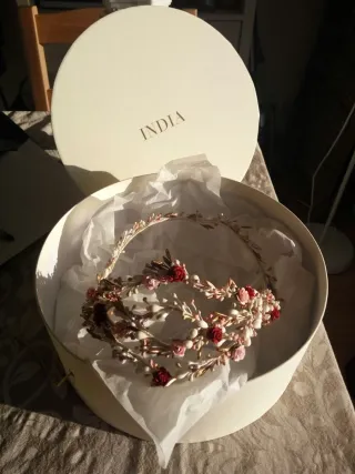 Tiara de novias con mini rosas India Tiaras