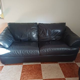 Sofá de cuero negro