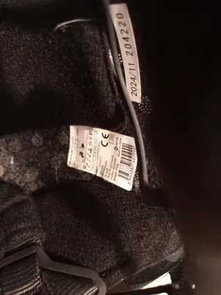 Casco de equitación negromarca Fouganza