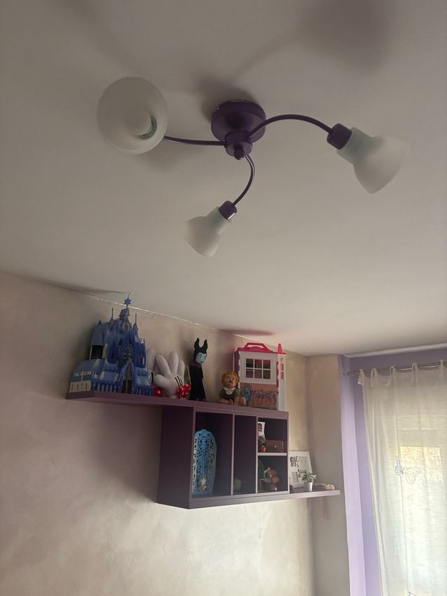 Estantería y escritorio morado