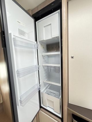 Burstner 2 ambietes  GMBH PREMIO Life 2024