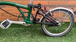 Bicicleta Brompton 2017 verde y negra