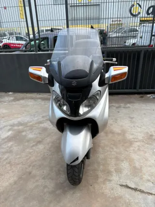 Suzuki Burgman 650 Plata