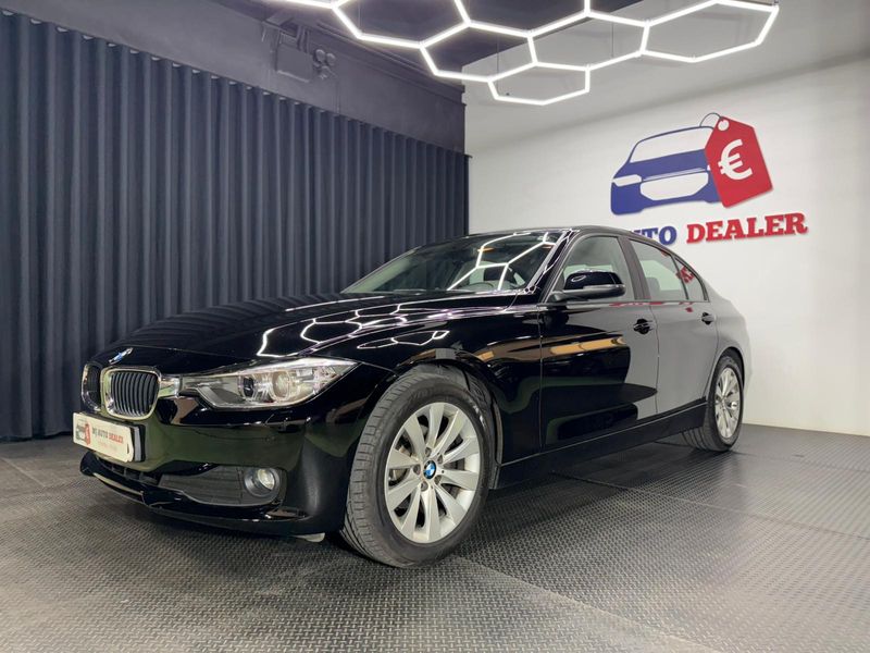 BMW Serie 3 2015, foto 2