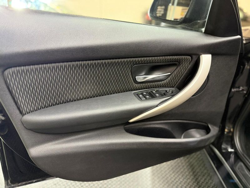 BMW Serie 3 2015, foto 14
