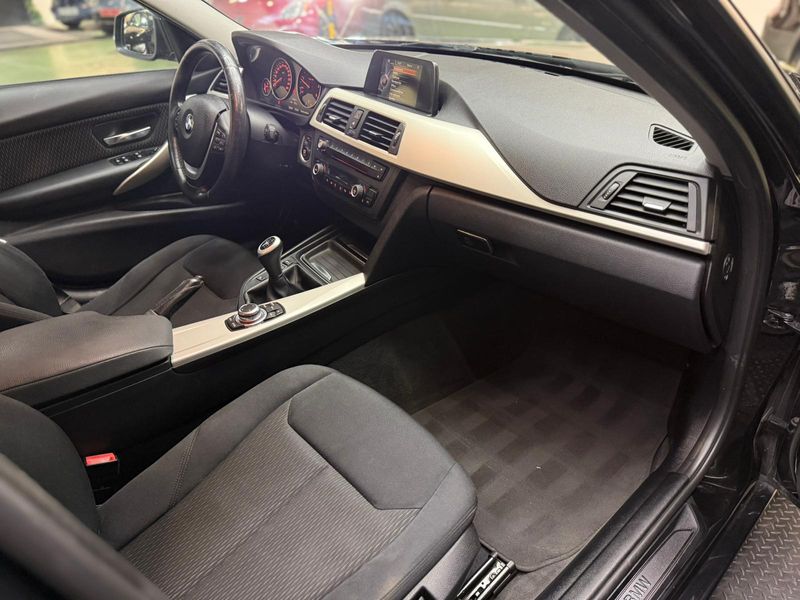 BMW Serie 3 2015, foto 17