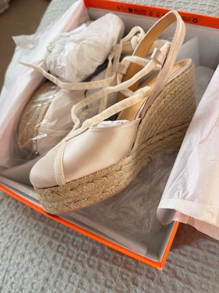 Cuñas Castañer Casilda Beige