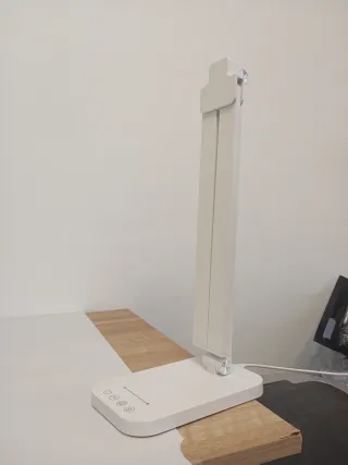 Lámpara de escritorio LED moderna