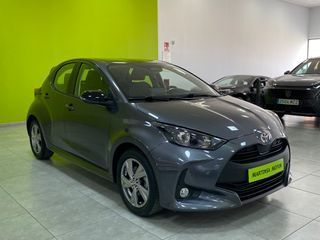 Yaris Active Plus 1.5 120H HEV Gris oscuro