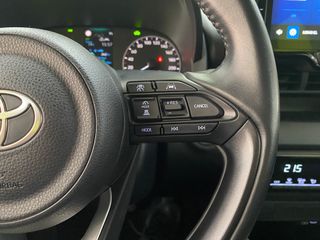 Yaris Active Plus 1.5 120H HEV Gris oscuro