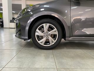 Yaris Active Plus 1.5 120H HEV Gris oscuro