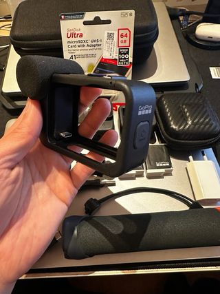 GoPro Hero 11+Media Mod+2 Batterie+Caricabatterie Dual