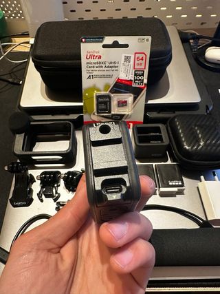 GoPro Hero 11+Media Mod+2 Batterie+Caricabatterie Dual