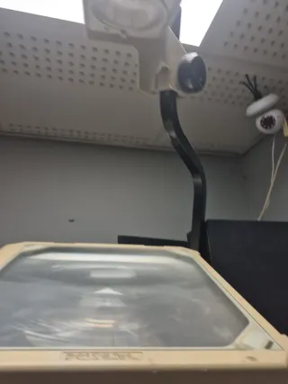 Proyector de Transparencias Beige/Gris