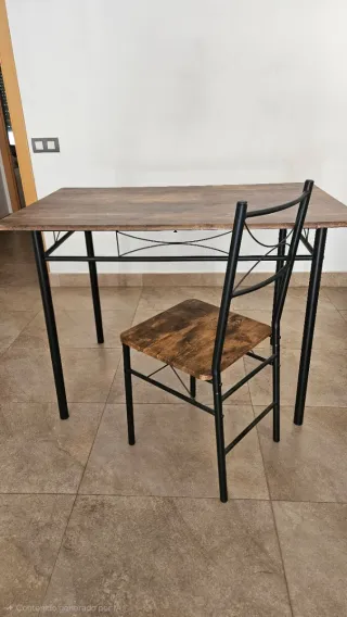 Mesa y 4 Sillas Comedor