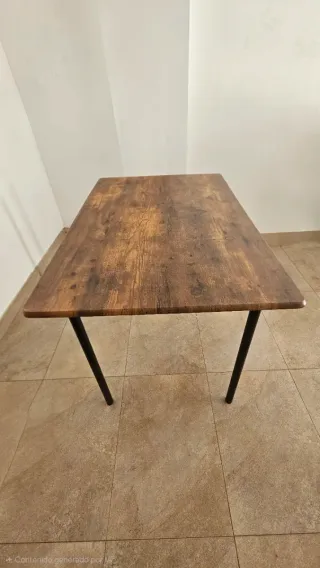 Mesa y 4 Sillas Comedor