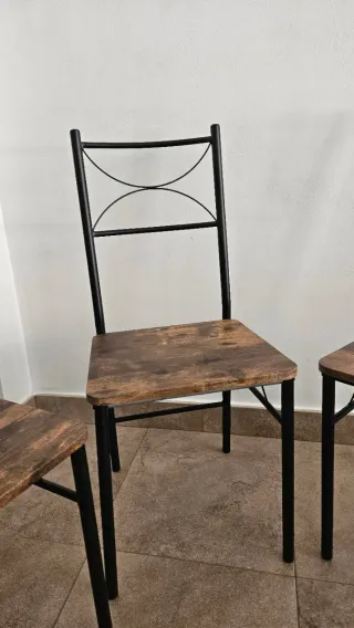 Mesa y 4 Sillas Comedor