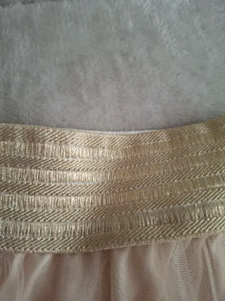 Falda larga beige con perlas