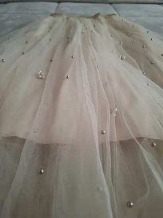 Falda larga beige con perlas