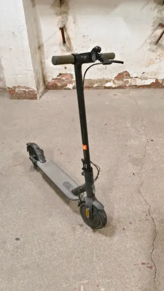 Patinete Eléctrico Xiaomi Scooter Essential