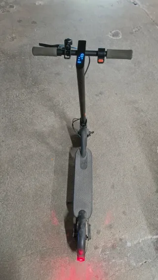 Patinete Eléctrico Xiaomi Scooter Essential