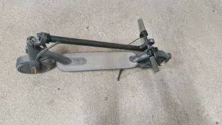 Patinete Eléctrico Xiaomi Scooter Essential