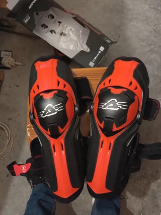 Rodilleras acerbis gorilla knee guard