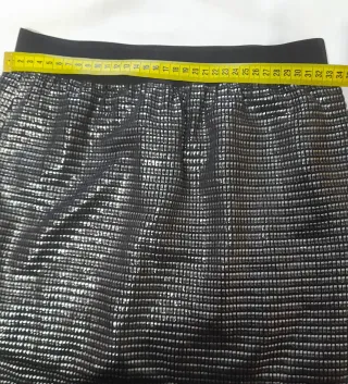 Falda corta negra y plata