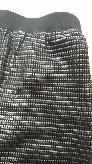 Falda corta negra y plata