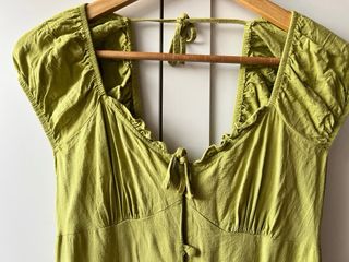 Vestido midi verde de botones