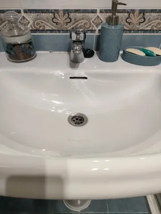 Lavabo de porcelana blanco